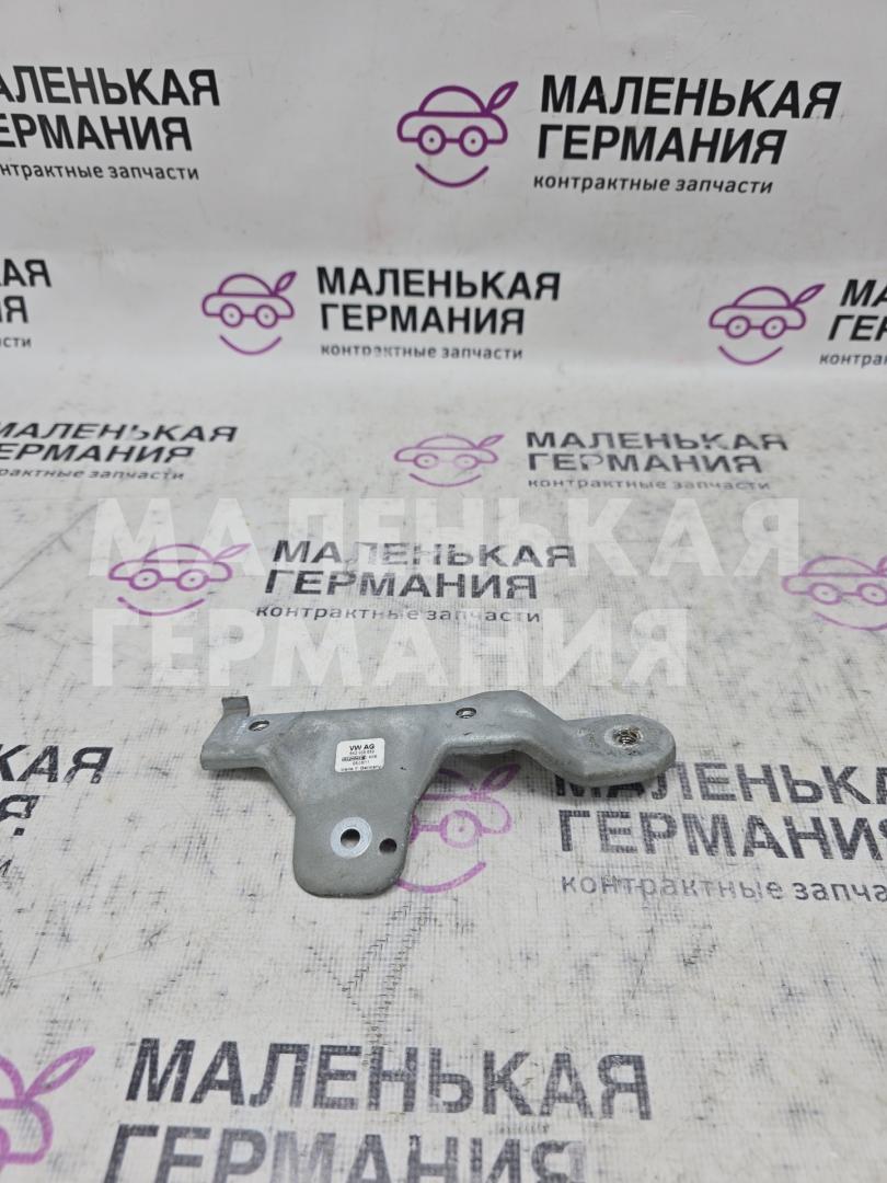 кронштейн (крепление) Volkswagen Golf GTI 6 поколение 2011, 2.0 л., CCZB, бензин, робот, b4/b9a белый, хетчбэк 5 дв., передний привод, правый руль, 5K2908559, 5K2906633 - фото №1