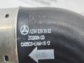 патрубок интеркулера Mercedes-Benz E-Класс W212/S212/C207/A207 W212 2012, 1.8 л., M 271.860, бензин, АКПП, 040 черный, седан, задний привод, правый руль, A2045282682 - фото №6