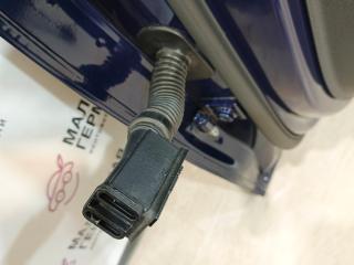 дверная проводка Audi A4 B9 2017, 2.0 л., CVKB, бензин, МКПП, s9/x5q синий металлик, седан, передний привод, правый руль, 8W0971687AG