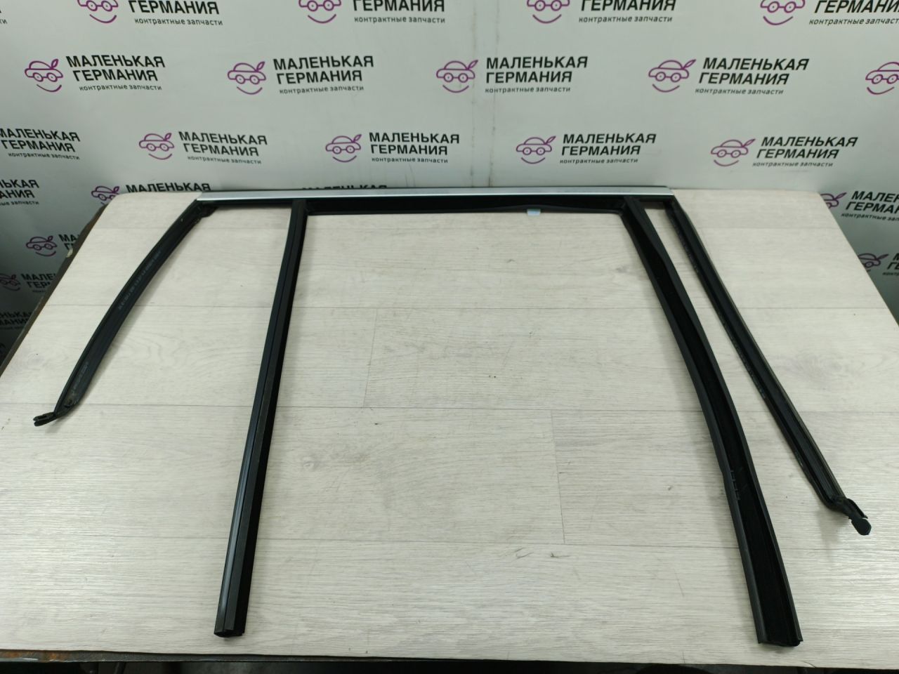 Уплотнитель стекла BMW X3 G01 2019, 2.0 л., B46 B20 B, бензин, АКПП, белый alpinweiss 3 (300), задний привод, 51357393441, 7393441, 51357393447, 7393447 - фото №1