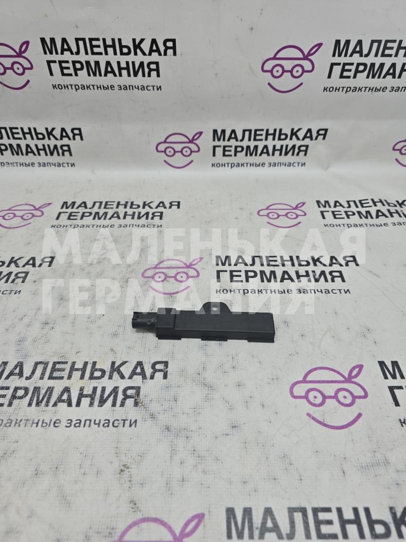 Антенна системы комфортного доступа BMW 6 серия F06/F12/F13 2012, 4.4 л., N63 B44 B, бензин, АКПП, alpinweiss 3 (300), хетчбэк 5 дв., задний привод, правый руль, 65209220831, 9220831 - фото №1