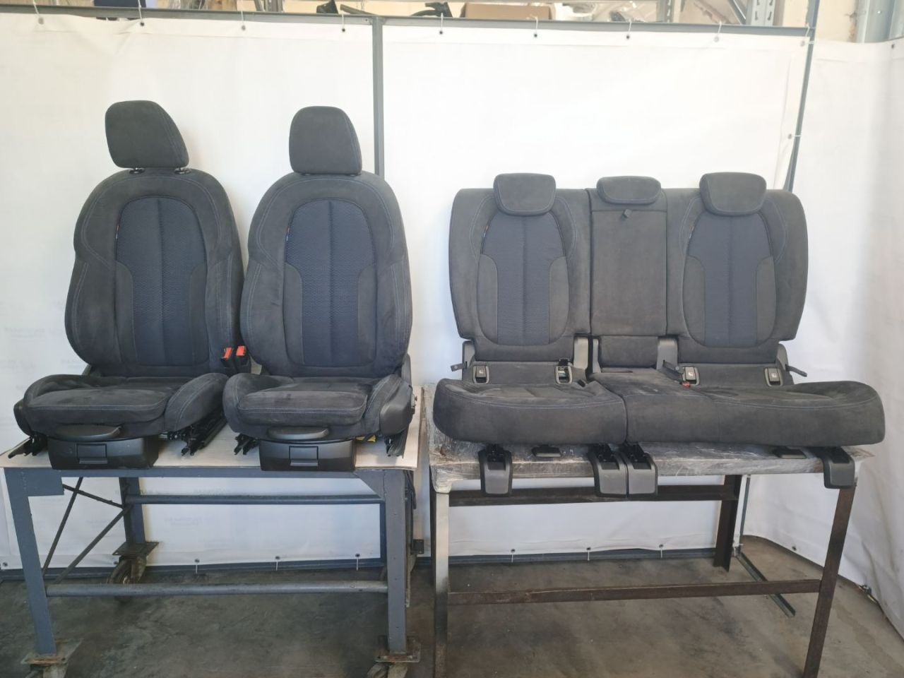 салон (комплект сидений) BMW X1 F48 2016, 2.0 л., B47 C20 A, дизель, АКПП, alpinweiss 3 (300), передний привод, правый руль, 52108061891, 52108061878, 52108061877, 52107430806, 52107430804, 52107430807, 8061891, 8061878, 8061877, 7430806, 7430804, 7430807 - фото №1
