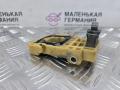 подушка радиатора BMW 5 серия G30/G31 G30 2018, 2.0 л., B48 B20 A, бензин, АКПП, a96 mineral-weiss metallic, седан, задний привод, правый руль, 17118632139, 17118632141 - фото №4