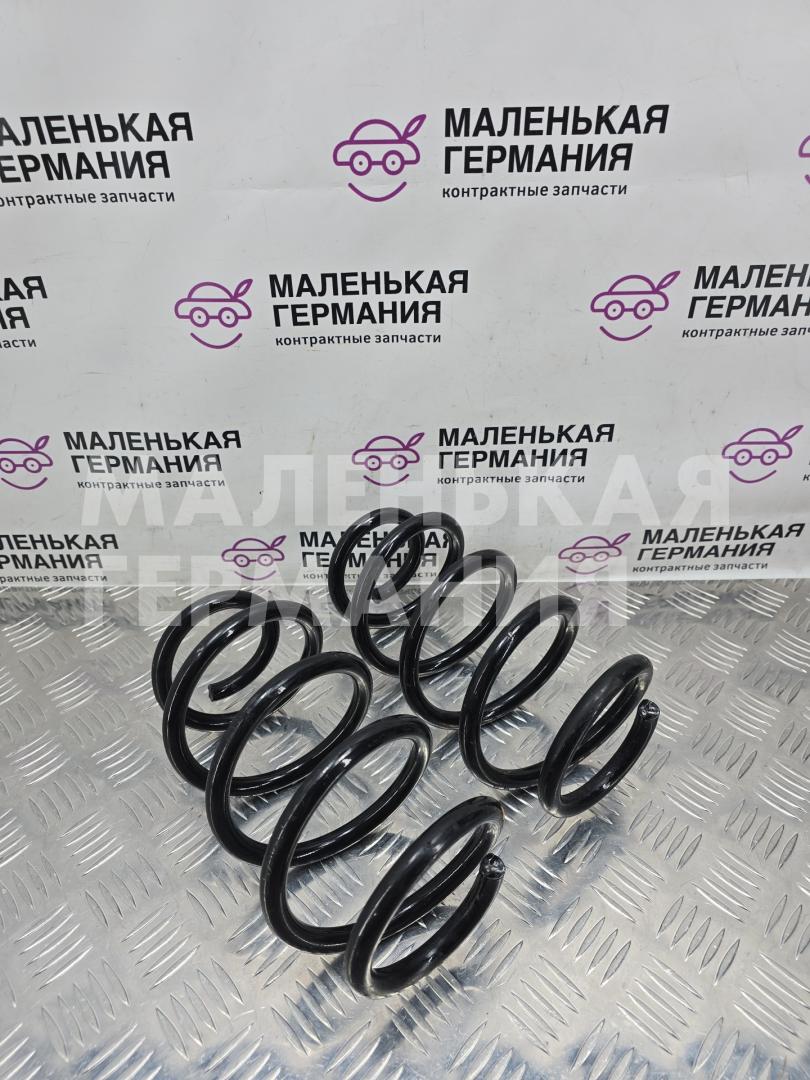пружина задняя Mercedes-Benz GLA-Класс X156 2014, 2.0 л., M 270.920, бензин, робот, белый calcite white (650u), хетчбэк 5 дв., полный привод, правый руль, A2463242604 - фото №1