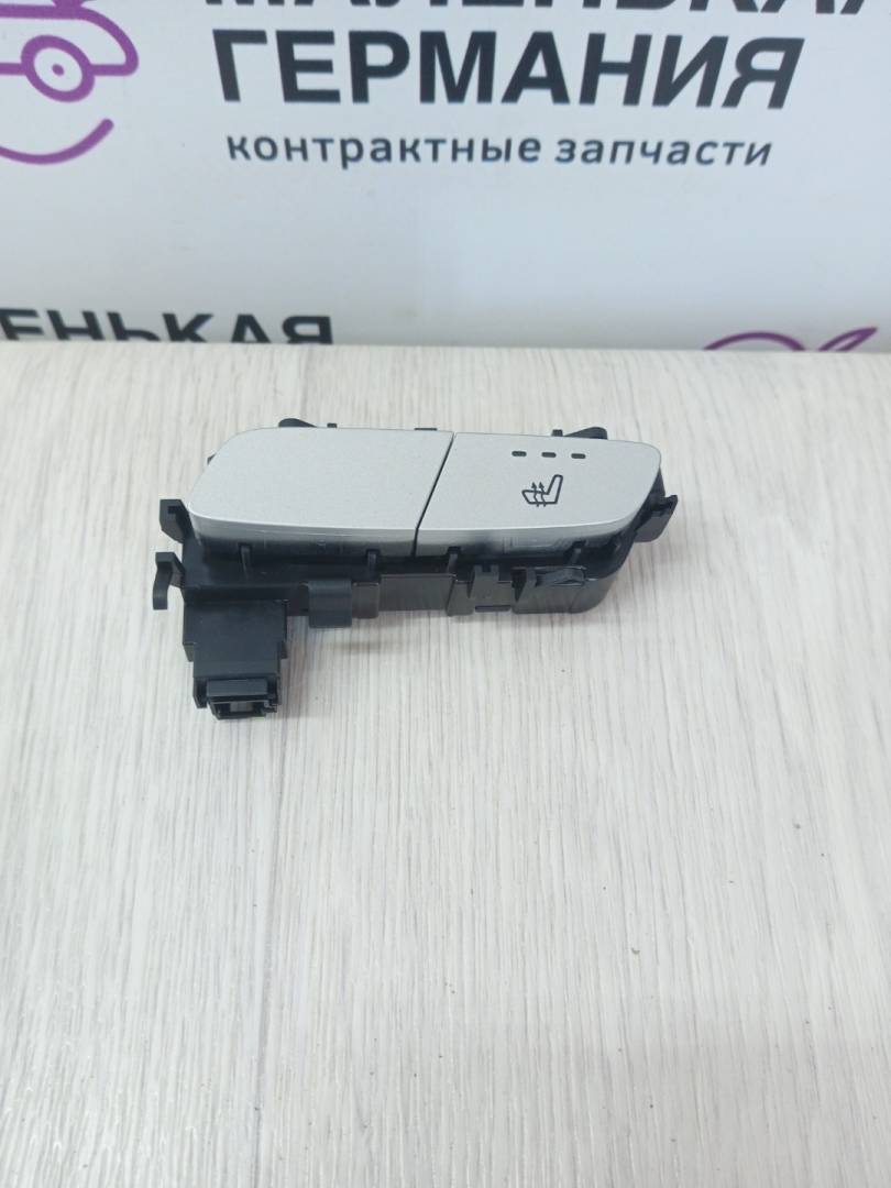 кнопка обогрева сидений Mercedes-Benz C-Класс W205/S205/C205 2014, 2.0 л., M 274.920, бензин, АКПП, белый, седан, задний привод, правый руль, A2139057502 - фото №1