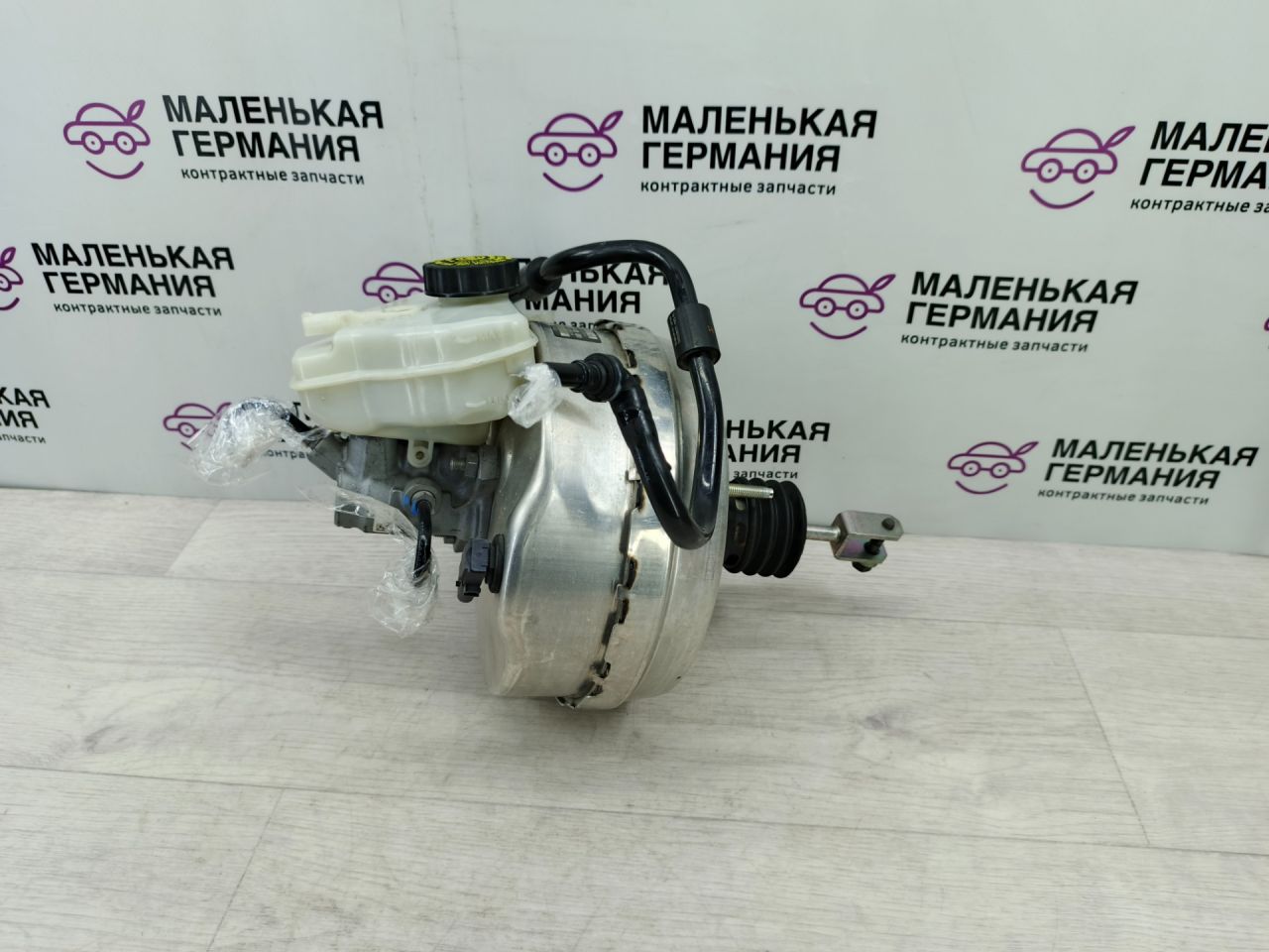 вакуумный усилитель тормозов Mercedes-Benz C-Класс W205/S205/C205 2014, 2.0 л., M 274.920, бензин, АКПП, белый, седан, задний привод, правый руль, A2054300130 - фото №1