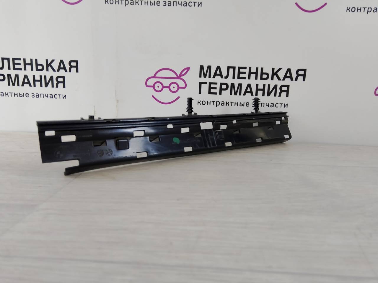 Кабель канал подкапотной проводки лев. BMW 5 серия G30/G31 G30 2017, 3.0 л., B58 B30 A, бензин, АКПП, темно-синий, седан, полный привод, 61136837365, 6837365 - фото №1