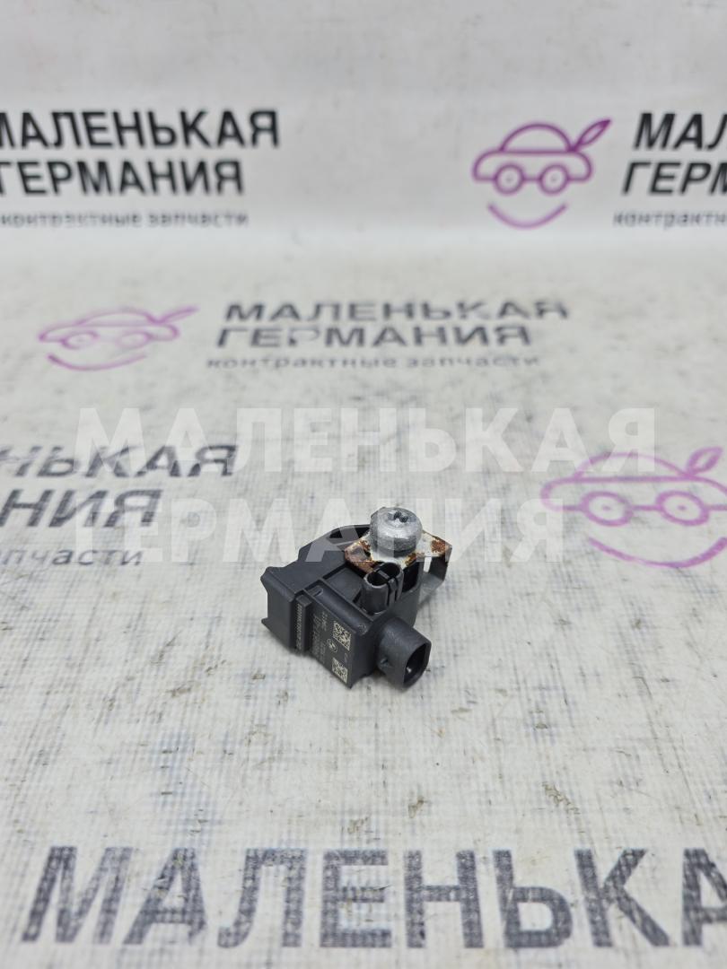 датчик удара BMW X5 G05 (2018 - 2026), 3.0 л., B58B30C, бензин, черный, полный привод, 65779496817, 9496817 - фото №1