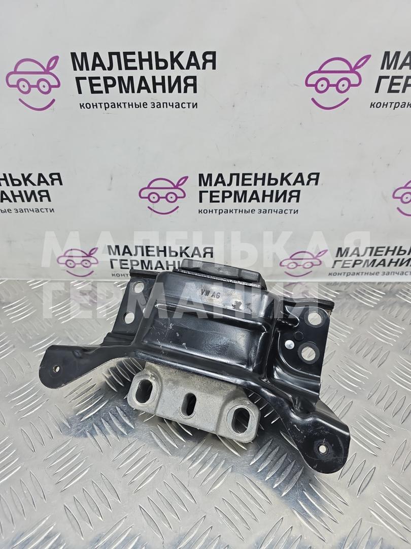 подушка крепления двигателя Volkswagen Passat B8 2015, 1.8 л., CJSA, бензин, робот, 2t/c9x чёрный перламутр, седан, правый руль, 5Q0199555R - фото №1