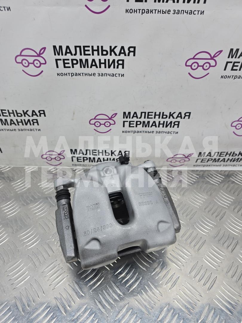 суппорт передний правый BMW 5 серия G30/G31 G30 2018, 2.0 л., B48 B20 A, бензин, АКПП, a96 mineral-weiss metallic, седан, задний привод, правый руль, 34106882256, 6882256, 34106872800, 6872800 - фото №1