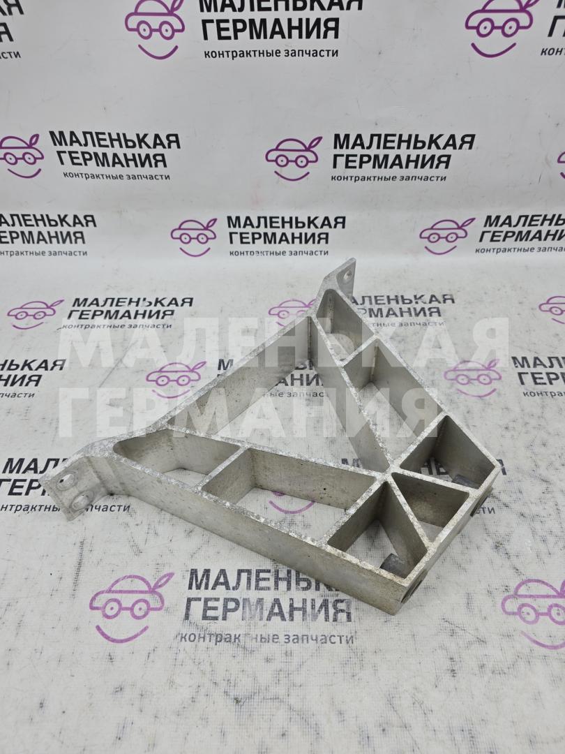 кронштейн (крепление) BMW X3 G01 2019, 2.0 л., B48B20C, бензин, АКПП, c1m phytonic-blau metallic, внедорожник 5 дв., полный привод, 51617391460, 7391460, 4Z739146011 - фото №1