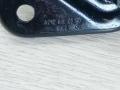 петля замка капота Mercedes-Benz C-Класс W205/S205/C205 2014, 2.0 л., M 274.920, бензин, АКПП, белый, седан, задний привод, правый руль, A2128800060 - фото №4