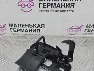 захватный крюк капота Volkswagen Passat CC 1 поколение [рестайлинг] 2013, 2.0 л., CCZB, бензин, робот, z2/h5x синий металлик, седан, передний привод, правый руль, 3C8823480B