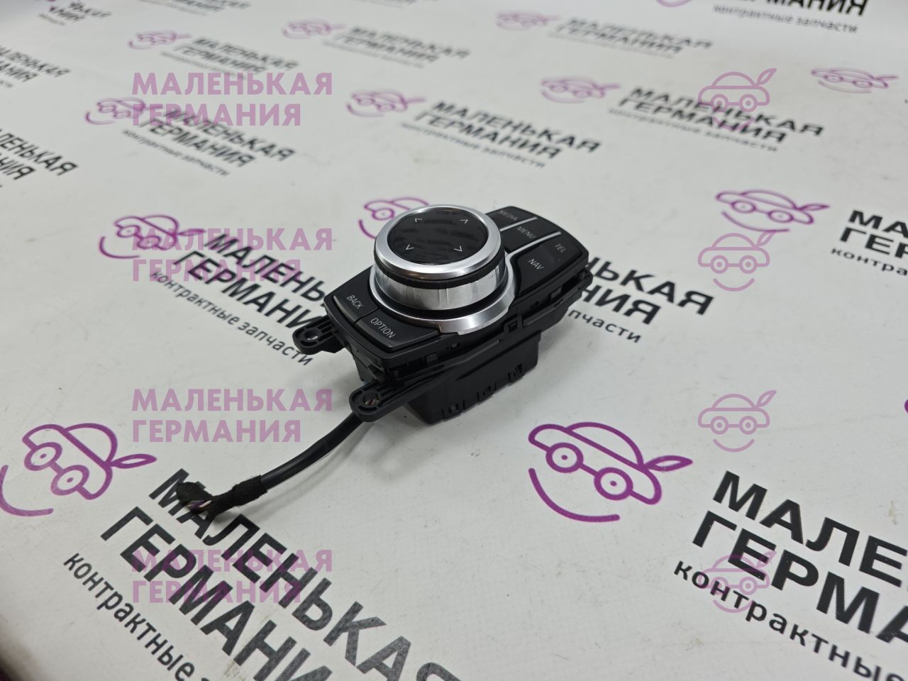 джойстик управления мультимедиа BMW X1 F48 2016, 2.0 л., B47 C20 A, дизель, АКПП, alpinweiss 3 (300), передний привод, правый руль, 65826820848, 6820848, 65826829087, 6829087, 65826992828, 6992828, 65827938324, 7938324, 65829471068 - фото №1