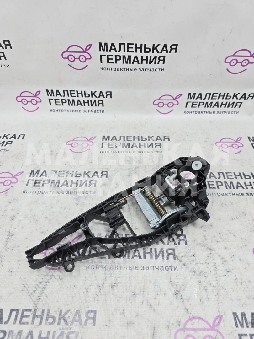 скелет ручки двери передней левой BMW X1 F48 2017, 2.0 л., B48 A20 B, бензин, АКПП, alpinweiss 3 (300), полный привод, правый руль, 51217401211, 7401211 - фото №1