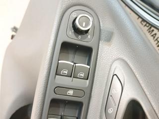 блок управления стеклоподъемниками Volkswagen Golf GTI 6 поколение 2011, 2.0 л., CCZB, бензин, робот, b4/b9a белый, хетчбэк 5 дв., передний привод, правый руль, 5K4959857