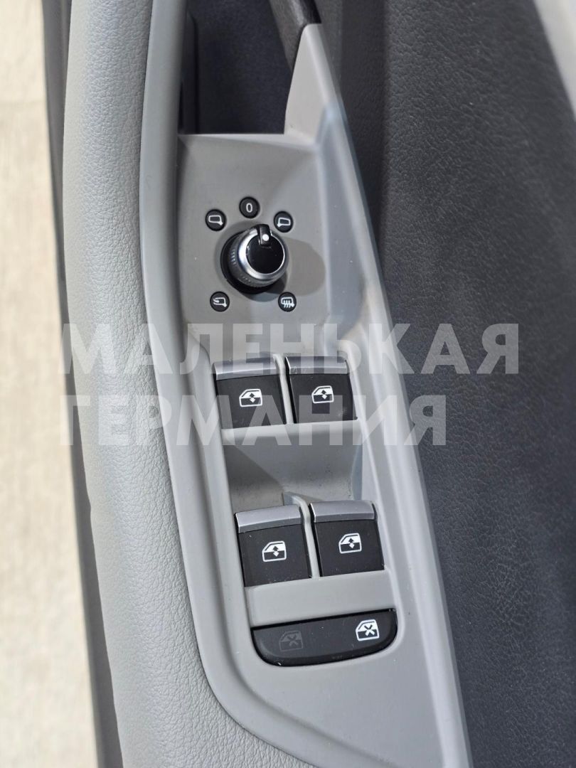 блок управления стеклоподъемниками Audi A4 B9 2017, 2.0 л., CVKB, бензин, МКПП, s9/x5q синий металлик, седан, передний привод, правый руль, 8W0959851E - фото №1