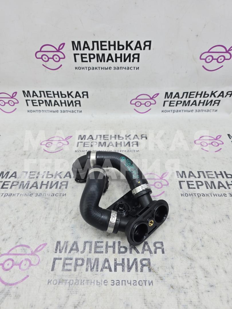 патрубок радиатора BMW X5 G05 (2018 - 2026), 3.0 л., B58B30C, бензин, черный, полный привод, 61218780517, 8780517 - фото №1