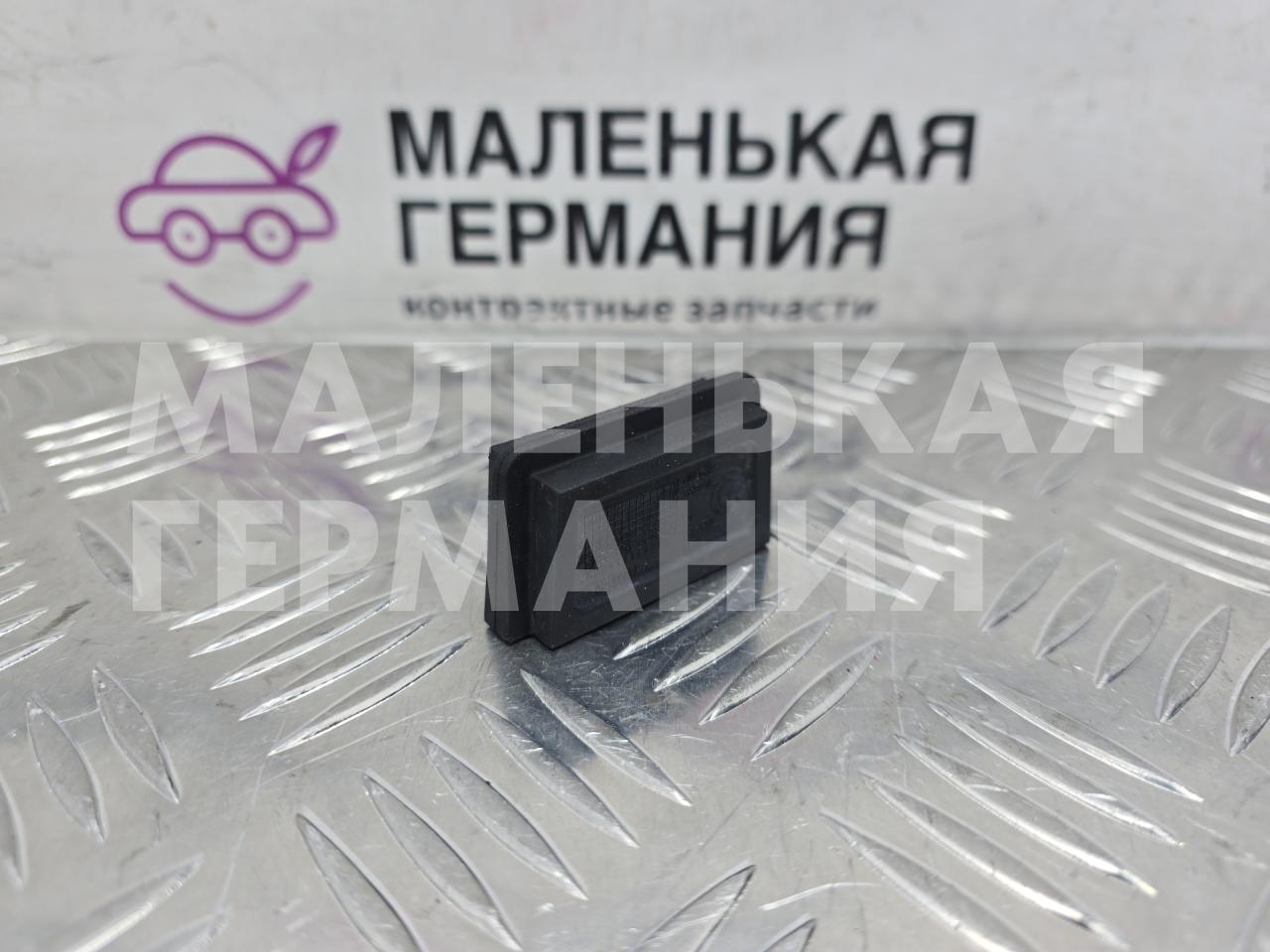 заглушка BMW 5 серия G30/G31 G30 2017, 2.0 л., B47 D20 A, дизель, АКПП, black sapphire metallic (475), седан, задний привод, правый руль, 9352752, 61139352752 - фото №1