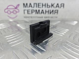 заглушка BMW 5 серия G30/G31 G30 2017, 2.0 л., B47 D20 A, дизель, АКПП, black sapphire metallic (475), седан, задний привод, правый руль, 6863647