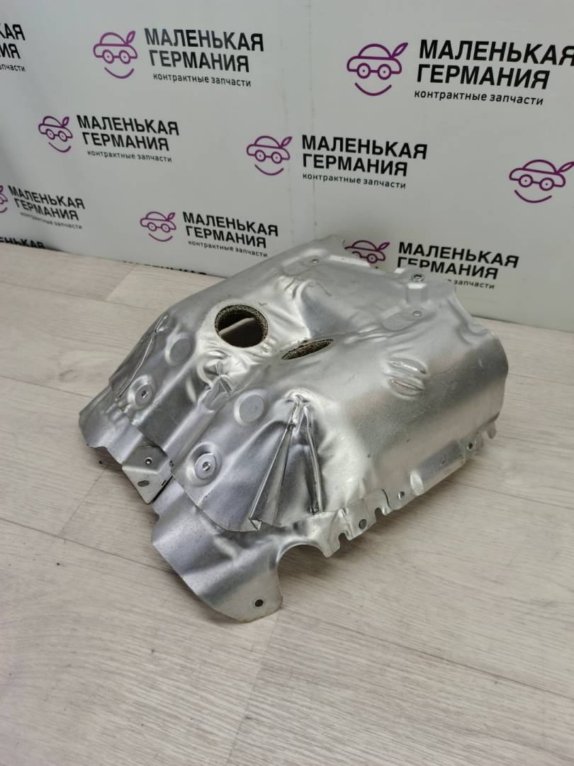 тепловой экран глушителя BMW 6 серия F06/F12/F13 2013, 4.4 л., N63 B44 B, бензин, black sapphire metallic (475), 11657615493, 7615493 - фото №1