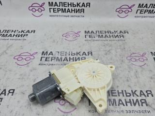 моторчик стеклоподъемника задний левый Mercedes-Benz C-Класс W204 [рестайлинг] W204.048 2012, 1.8 л., M 271.860, бензин, АКПП, 149 белый, седан, задний привод, правый руль, A2048200542, 0130822505