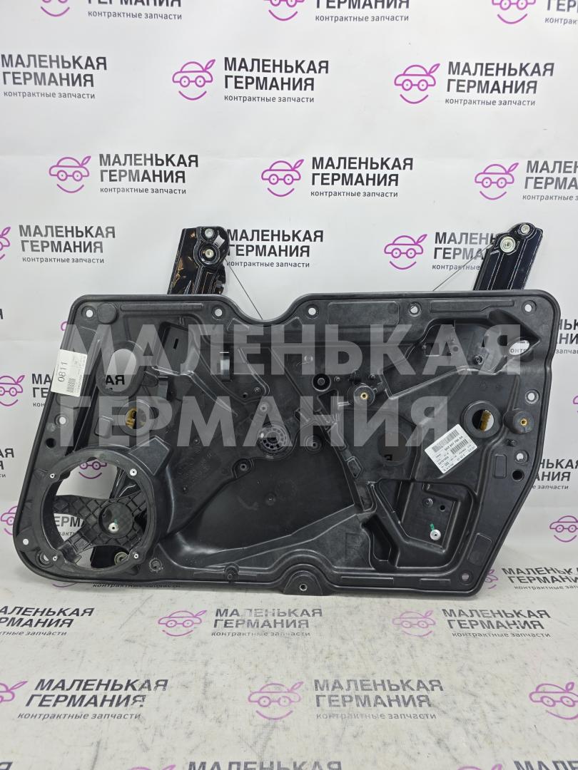 стеклоподъемник передний правый Volkswagen Golf GTI 6 поколение 2011, 2.0 л., CCZB, бензин, робот, b4/b9a белый, хетчбэк 5 дв., передний привод, правый руль, 5K2837730AA - фото №1