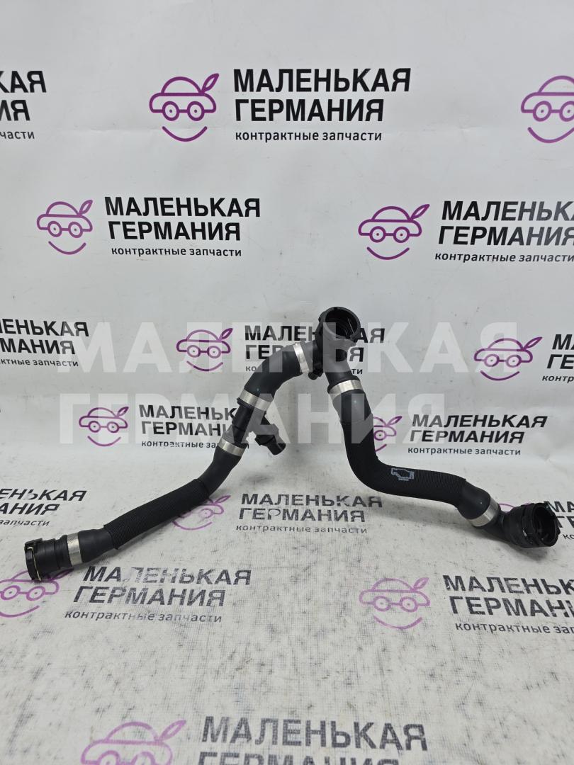 патрубок радиатора BMW X5 G05 (2018 - 2026), 3.0 л., B58B30C, бензин, черный, полный привод, 17129797737, 9797737, 17129894784, 9894784, 17128689254, 8689254, 8671423, 9896335 - фото №1