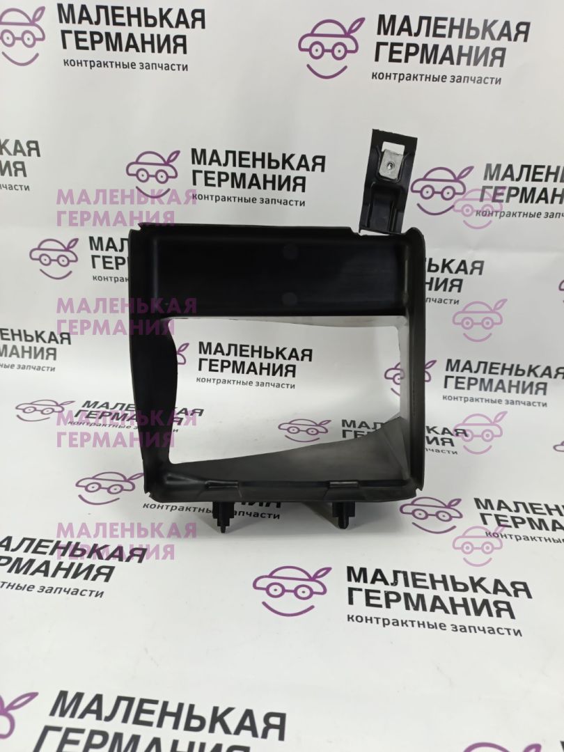 воздуховод (дефлектор) радиатора BMW 5 серия G30/G31 G30 2019, 4.4 л., N63 B44 C, бензин, АКПП, carbonschwarz metallic (416), седан, полный привод, 51748059677, 8059677 - фото №1
