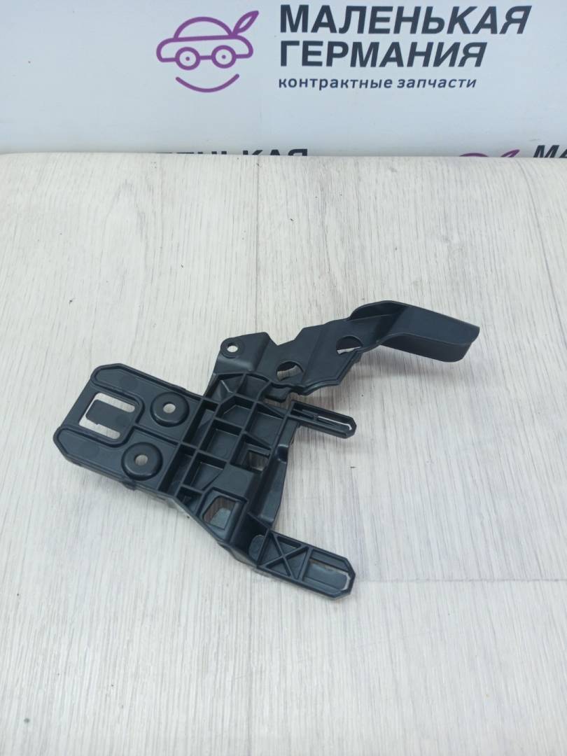 кронштейн замка кабины Mercedes-Benz C-Класс W205/S205/C205 2014, 2.0 л., M 274.920, бензин, АКПП, белый, седан, задний привод, правый руль, A2057230414 - фото №1