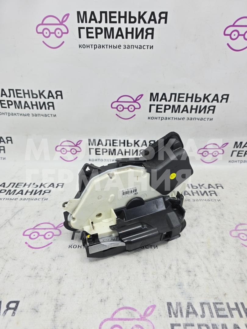 замок двери задней левой Volkswagen Passat B8 2015, 1.8 л., CJSA, бензин, робот, 2t/c9x чёрный перламутр, седан, правый руль, 5E0839015 - фото №1