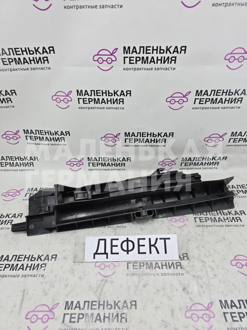 кронштейн радиатора BMW X6 E71/E72 E71 2009, 3.0 л., N54 B30 A, бензин, серебро, правый руль, 17118572188, 7799761, 17117799761, 7799761, 8572188, 17007586775 - фото №1