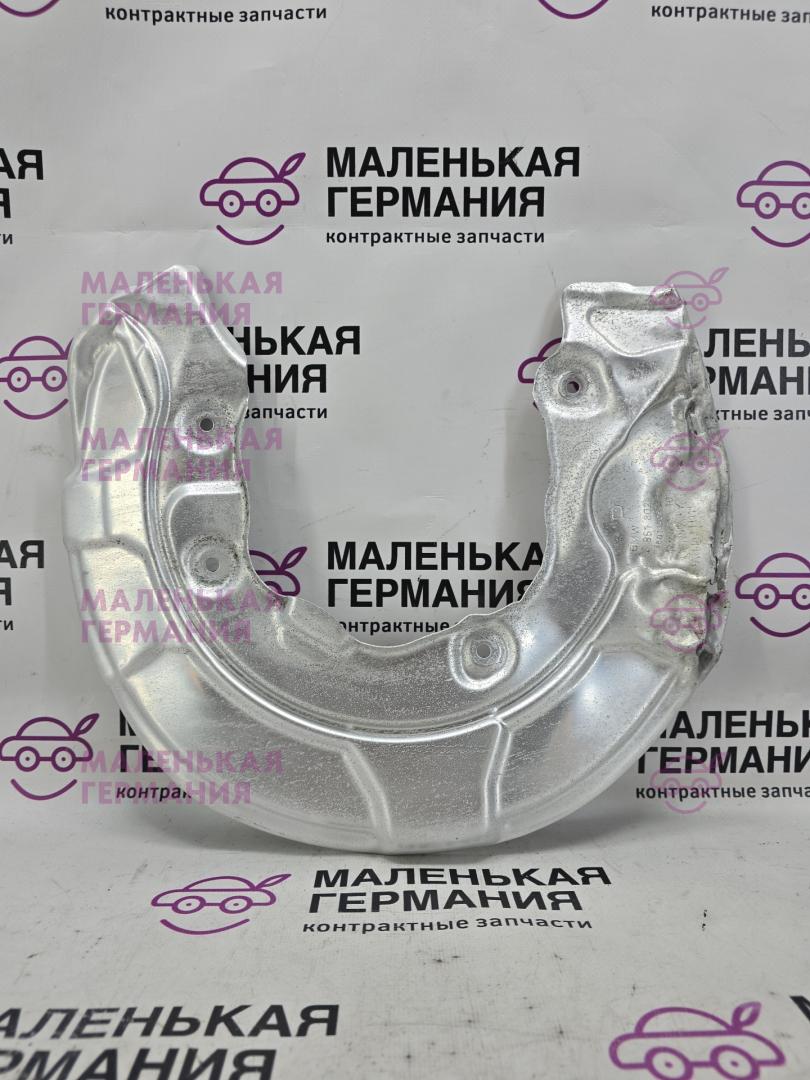 защитный кожух тормозного механизма BMW 5 серия G30/G31 G30 2019, 4.4 л., N63 B44 C, бензин, АКПП, carbonschwarz metallic (416), седан, полный привод, 34206861802, 6861802 - фото №1