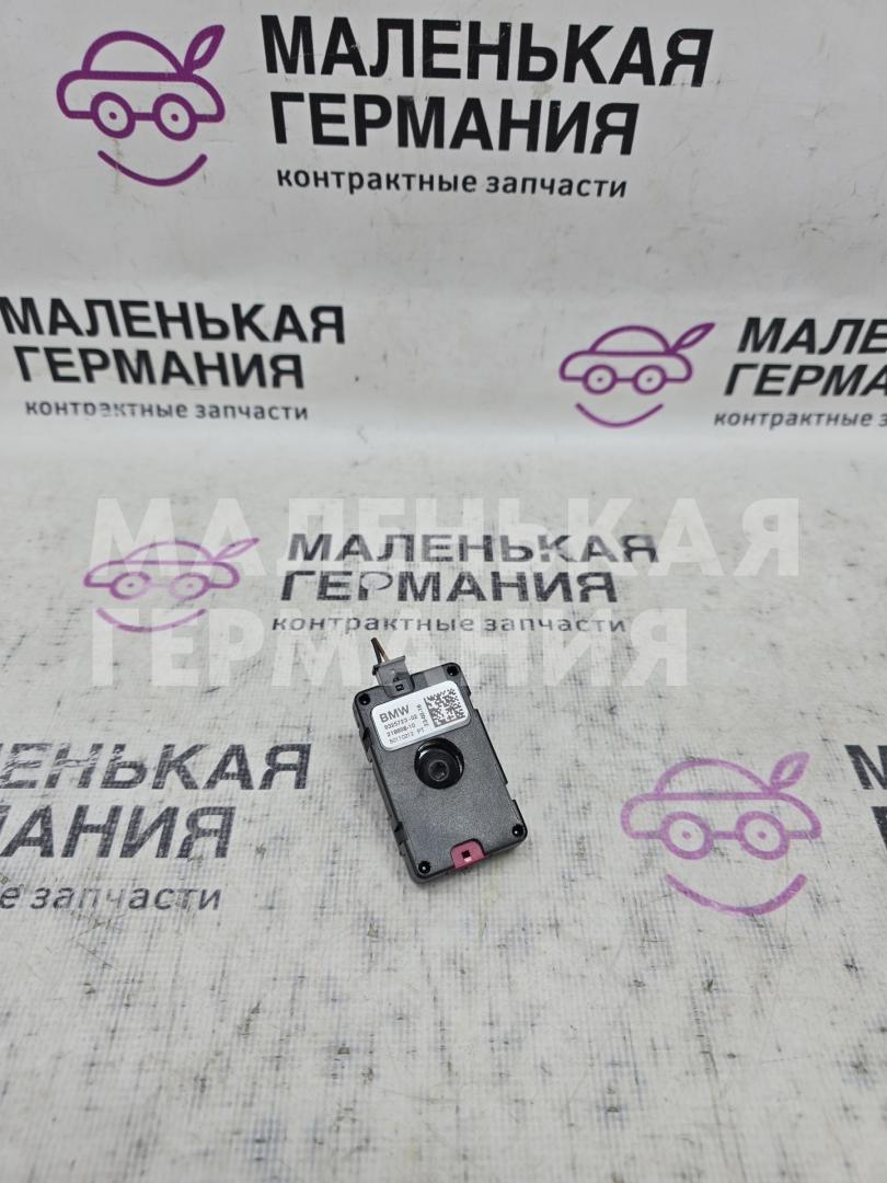 усилитель антенны BMW 5 серия G30/G31 G30 2018, 2.0 л., B48 B20 A, бензин, АКПП, a96 mineral-weiss metallic, седан, задний привод, правый руль, 65209325723, 9325723, 61138377064 - фото №1