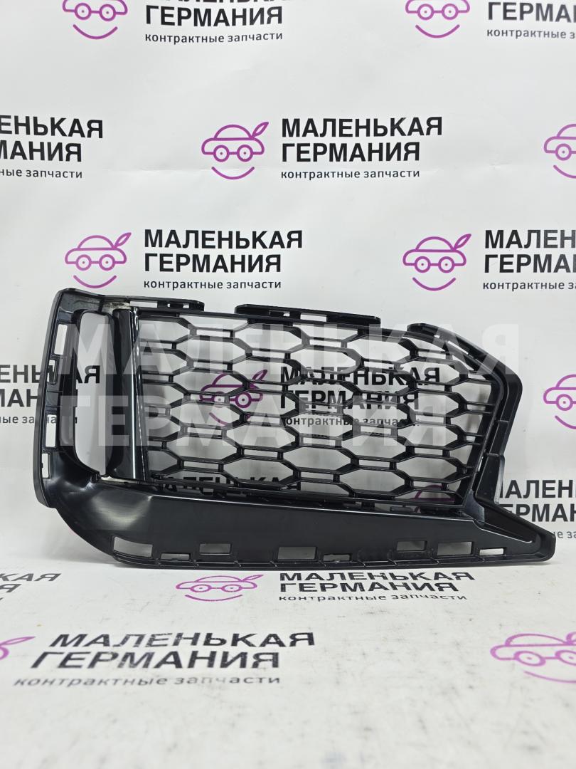 заглушка (решетка) в бампер BMW 5 серия G30/G31 G30 2019, 4.4 л., N63 B44 C, бензин, АКПП, carbonschwarz metallic (416), седан, полный привод, 51118063421, 8063421 - фото №1