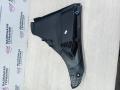 планка под капот BMW 6 серия F06/F12/F13 2013, 4.4 л., N63 B44 B, бензин, black sapphire metallic (475), 64316987606, 6987606 - фото №4