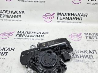 доводчик замка крышки багажника Volkswagen Passat B8 2015, 1.8 л., CJSA, бензин, робот, 2t/c9x чёрный перламутр, седан, правый руль, 3G0827887A