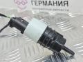 насос (моторчик) омывателя стекла BMW 5 серия G30/G31 G30 2018, 2.0 л., B48 B20 A, бензин, АКПП, черный 475, седан, задний привод, правый руль, 67127298309, 7298309, 8373328, 6931910 - фото №5