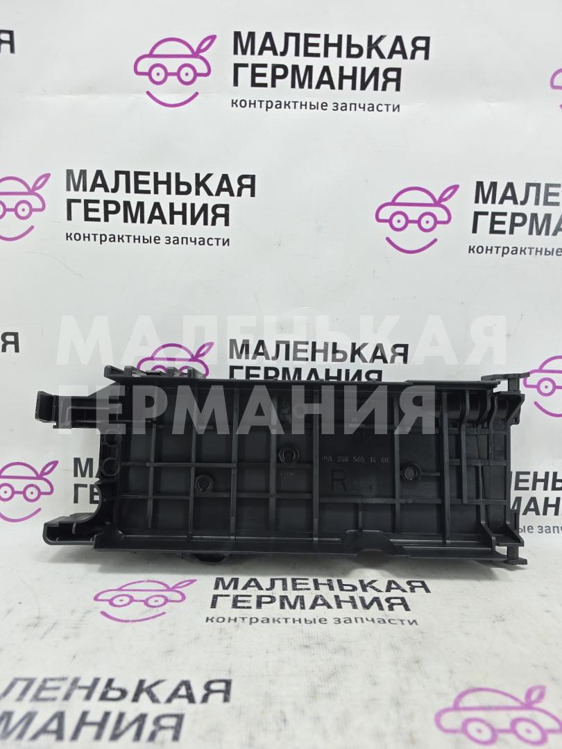 крышка блока предохранителей Mercedes-Benz A-Класс W176 2013, 2.0 л., M 270.920, бензин, робот, серый, хетчбэк 5 дв., передний привод, правый руль, A2465451440, A2465400140 - фото №1