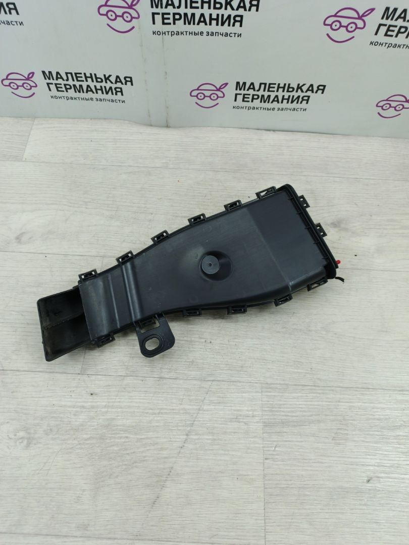 водосток планки обтекателя (жабо) прав. Mercedes-Benz C-Класс W205/S205/C205 2014, 2.0 л., M 274.920, бензин, АКПП, белый, седан, задний привод, правый руль, A2058320284 - фото №1