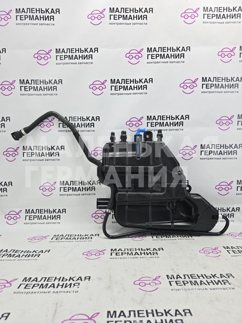 бачок расширительный BMW 6 серия F06/F12/F13 2012, 4.4 л., N63 B44 B, бензин, АКПП, alpinweiss 3 (300), хетчбэк 5 дв., задний привод, правый руль, 17122284284, 17138604752, 2284284, 8604752, 17138610819, 8610819, 7553919 - фото №1