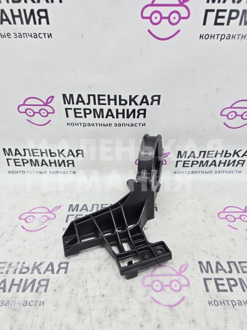 Кронштейн дополнительного насоса ОЖ BMW M5 F10 2012, 4.4 л., S63 B44 B, бензин, робот, 300 alpinweiss 3, седан, задний привод, правый руль, 17117603070, 17117575389, 7603070, 7575389 - фото №1