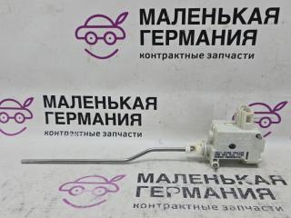 активатор замка крышки топливного бака Volkswagen Golf GTI 6 поколение 2011, 2.0 л., CCZB, бензин, робот, b4/b9a белый, хетчбэк 5 дв., передний привод, правый руль, 5K6810773A