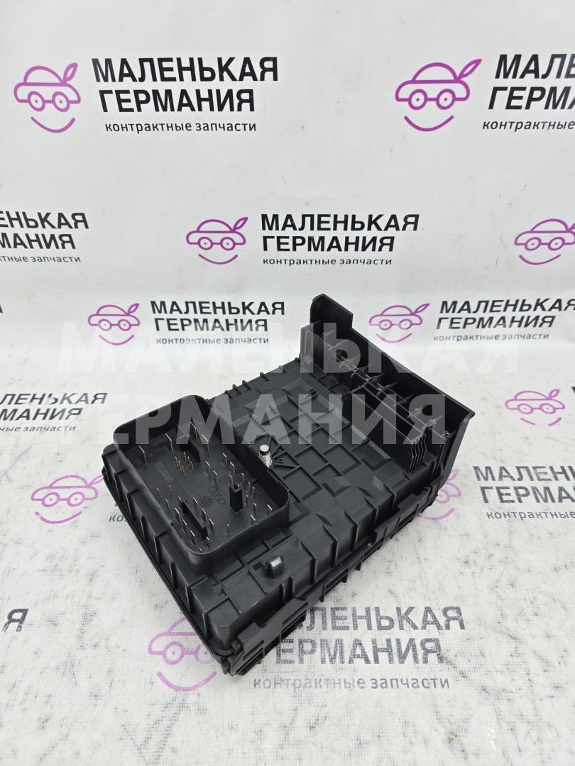 блок предохранителей Volkswagen Golf GTI 6 поколение 2011, 2.0 л., CCZB, бензин, робот, b4/b9a белый, хетчбэк 5 дв., передний привод, правый руль, 1K0937125D - фото №1