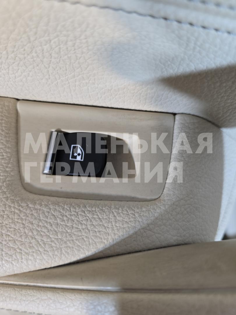 кнопка стеклоподъемника двери задней левой BMW 5 серия G30/G31 G30 2018, 2.0 л., B48 B20 A, бензин, АКПП, черный 475, седан, задний привод, правый руль, 9327031, 61319327031 - фото №1