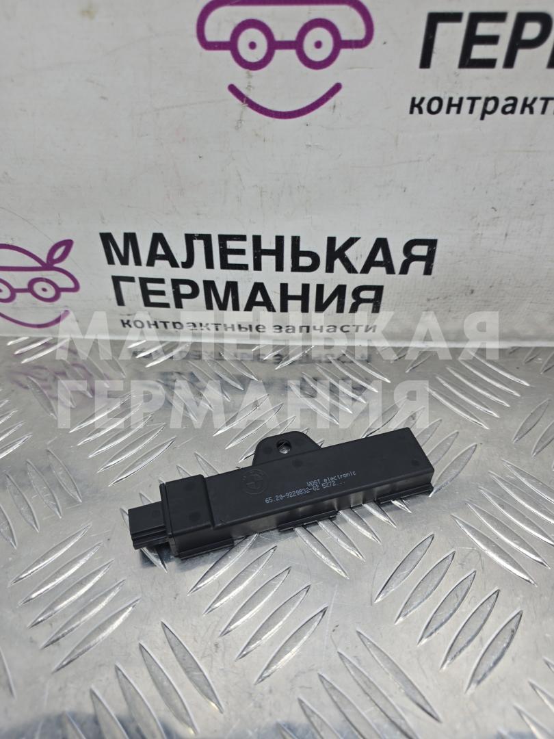 Антенна системы комфортного доступа BMW 5 серия G30/G31 G30 2017, 2.0 л., B48 B20 A, бензин, АКПП, b65 jatoba brown metallic, седан, задний привод, правый руль, 9220832, 65209220832 - фото №1