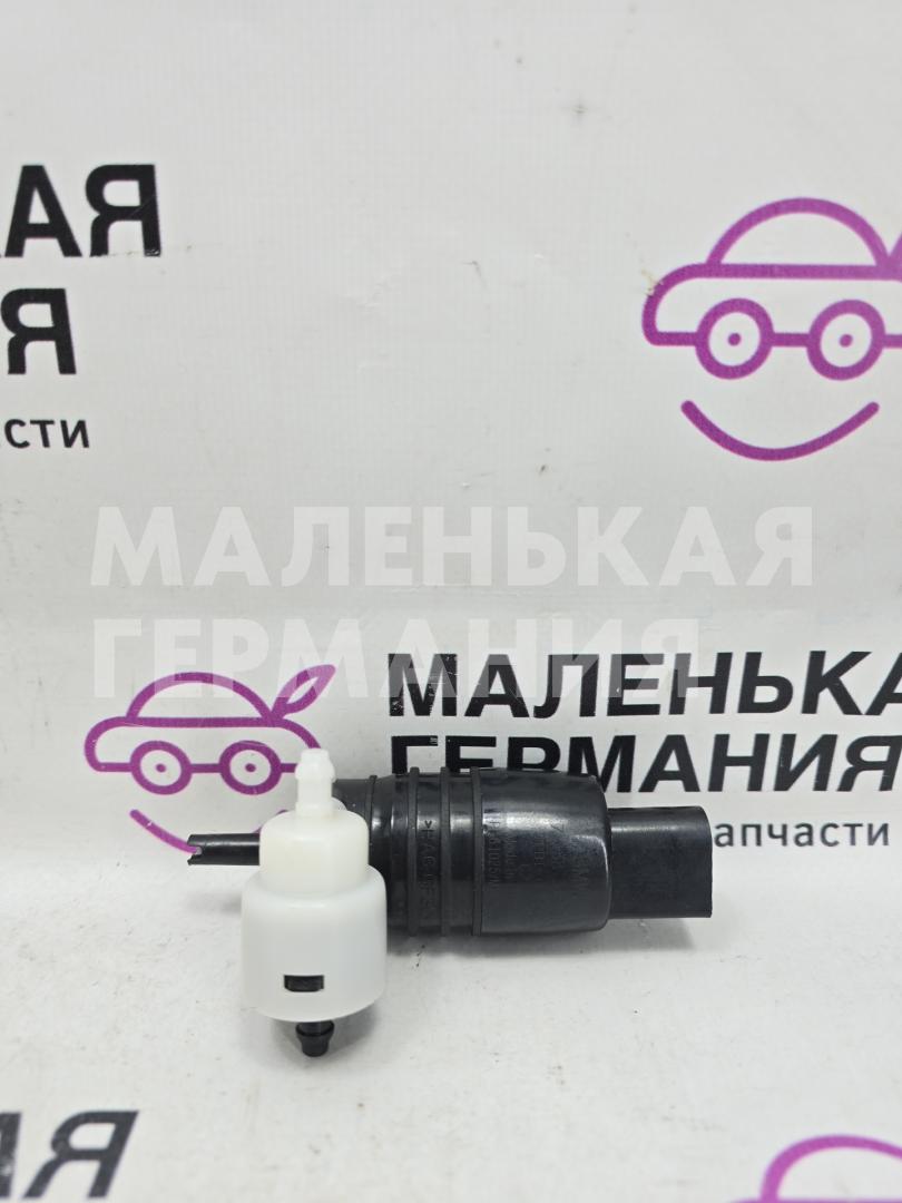 насос (моторчик) омывателя стекла BMW X1 F48 2017, 2.0 л., B48 A20 B, бензин, АКПП, синий mediterranblau c10, полный привод, правый руль, 67127388349, 7388349 - фото №1