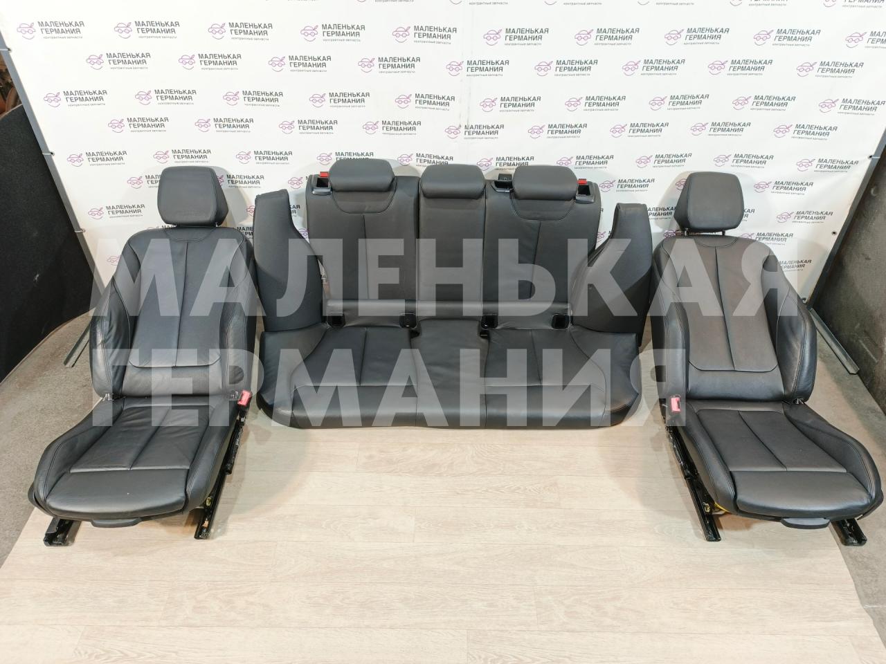 салон (комплект сидений) BMW 1 серия F20/F21 F20 2013, 3.0 л., N55 B30 A, бензин, АКПП, 300, u300 — alpinweiss iii, хетчбэк 5 дв., задний привод, правый руль - фото №1