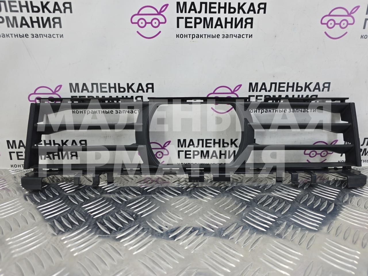 заглушка (решетка) в бампер BMW 5 серия G30/G31 G30 2018, 2.0 л., B48 B20 A, бензин, АКПП, a96 mineral-weiss metallic, седан, задний привод, правый руль, 51117385258, 7385258 - фото №1