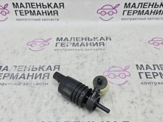 насос (моторчик) омывателя стекла Volkswagen Golf GTI 6 поколение 2011, 2.0 л., CCZB, бензин, робот, b4/b9a белый, хетчбэк 5 дв., передний привод, правый руль, 1K6955651